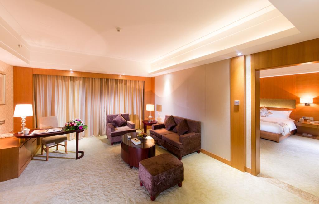 The Grand Plaza Hotel Cát An Phòng bức ảnh
