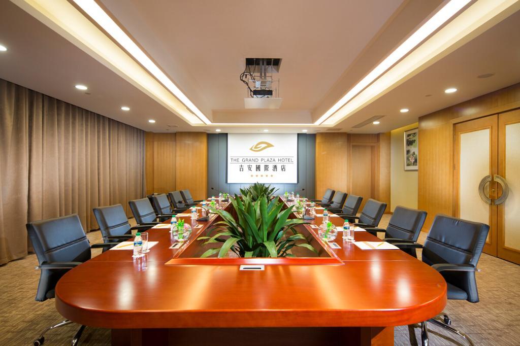 The Grand Plaza Hotel Cát An Ngoại thất bức ảnh