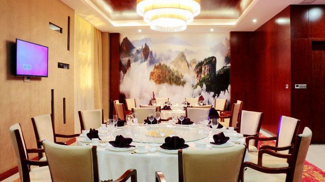 The Grand Plaza Hotel Cát An Nhà hàng bức ảnh